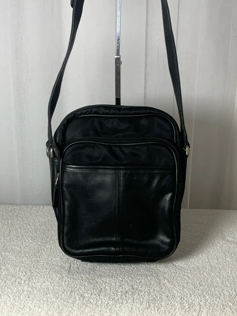 GUC Coach Graham pack L 8” x H 13” x D 2.5”